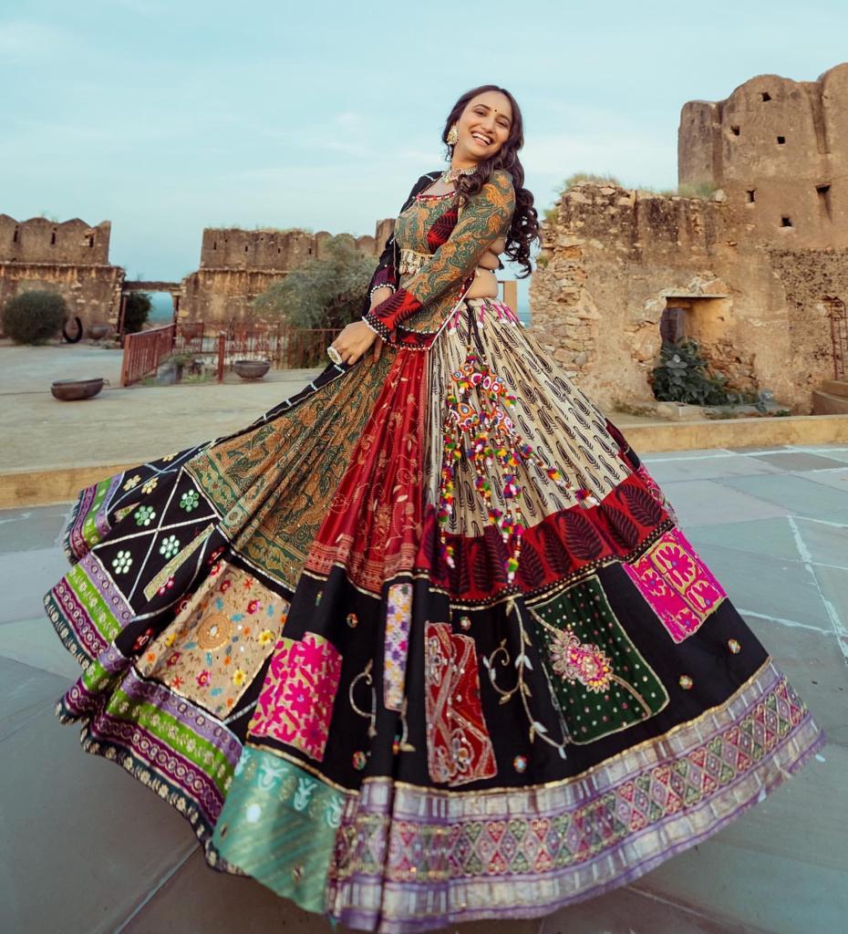 Fancy Digital Print Work &amp; REAL MIRROR WORK lehenga choli